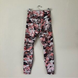 lululemon Chinese Lunar New Year HR Wunder Unders Size 6